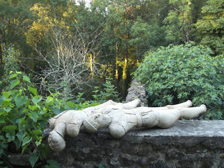 Terrasse avec sculpture de Martine Diersé.