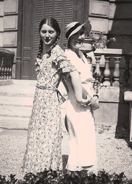 Colette Bonzo à 20 ans avec sa mère Marthe Cambier, à Paris.